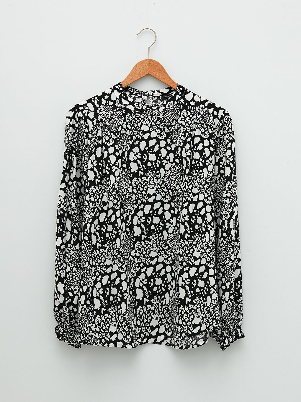 Siyah Bağlamalı Yaka Desenli Uzun Kollu Viskon Kadın Bluz-5