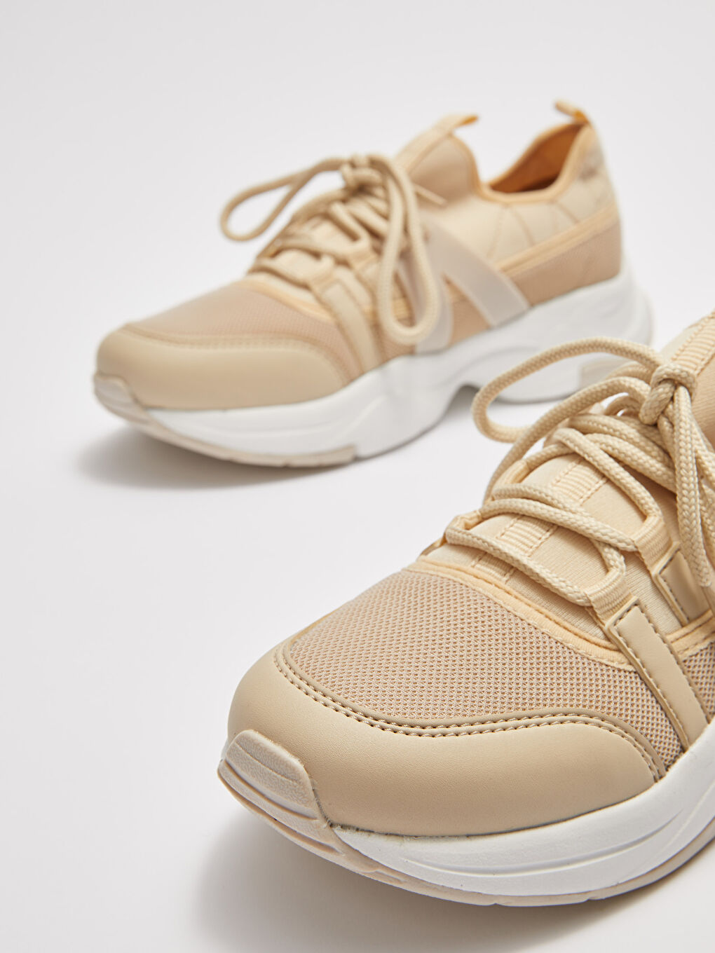Bej File Detaylı Bağcıklı Kalın Taban Kadın Aktif Spor Ayakkabı-2