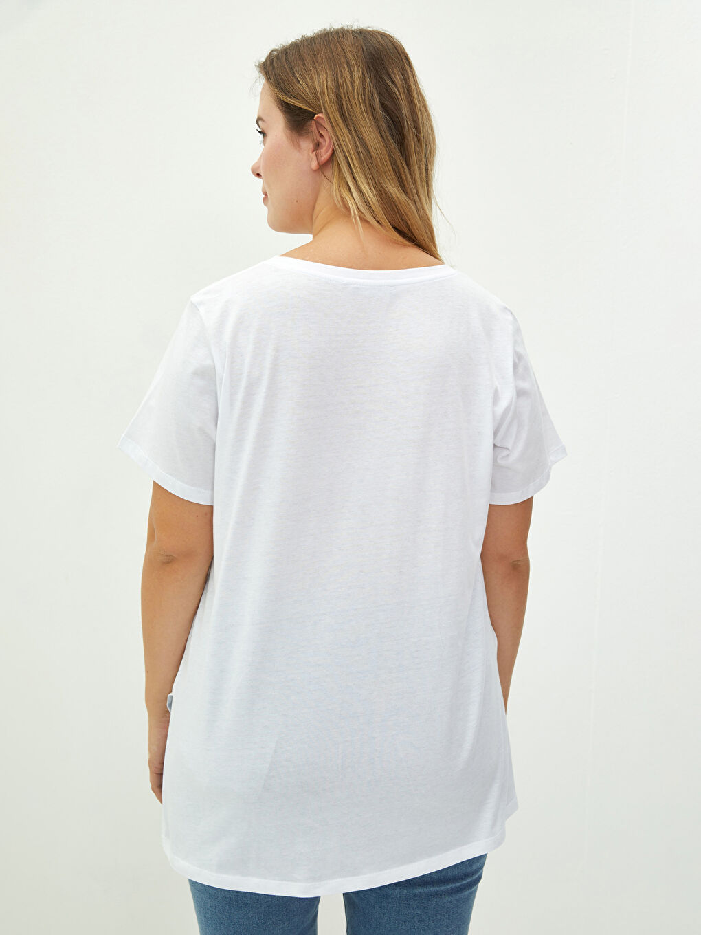 Beyaz Büyük Beden V Yaka Düz Kısa Kollu Kadın Tişört-4