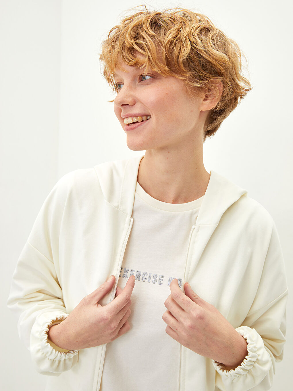 Ekru Kapüşonlu Düz Uzun Kollu Kadın Spor Hırka