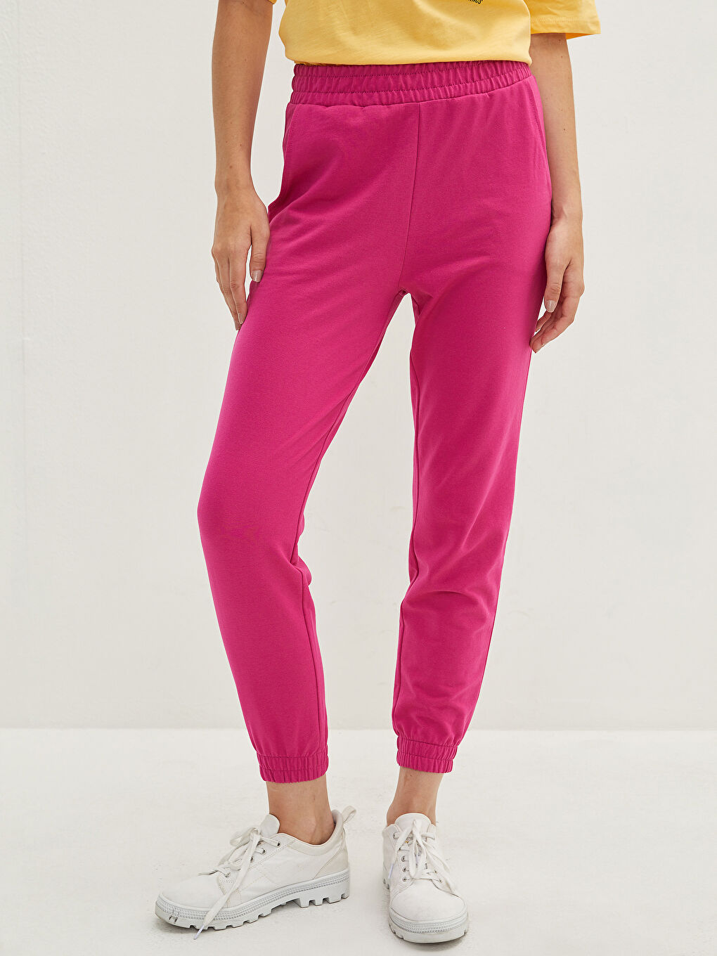 Elastic Waist Regular Pocket Detailed Women's Sweatpants-3