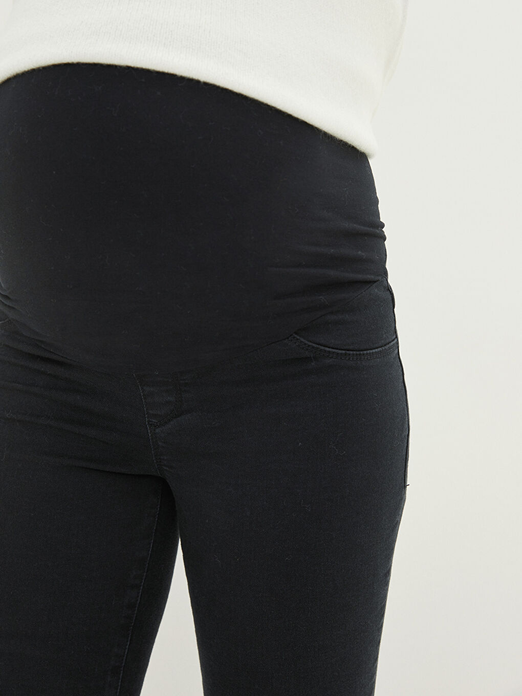 LCWAIKIKI Maternity Siyah  Rodeo Karın Panelli Taş İşlemeli Skinny Fit Rodeo Hamile Jean Pantolon - 4