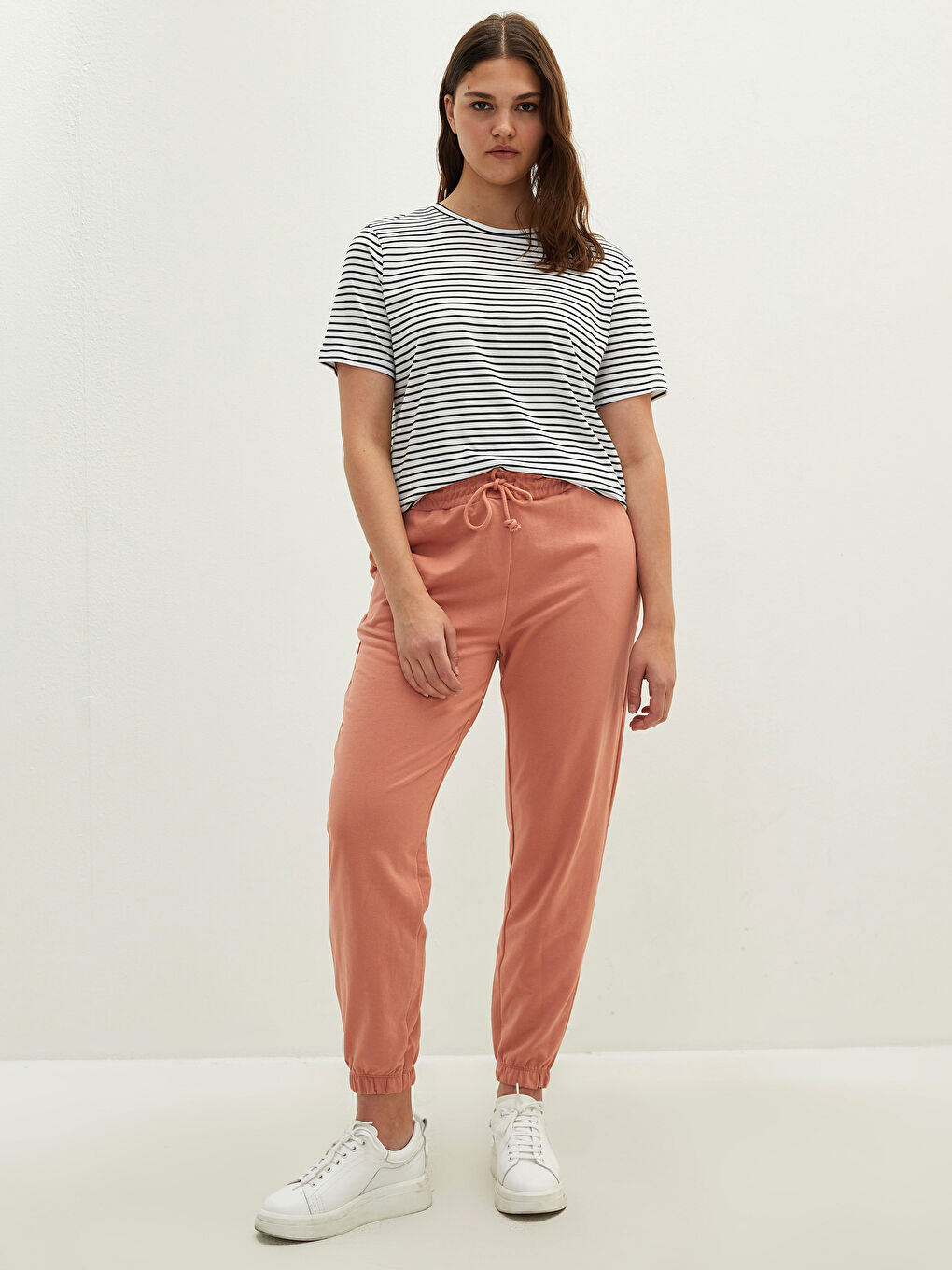 Siyah Büyük Beden Bisiklet Yaka Çizgili Kısa Kollu Pamuklu Kadın Tişört-3