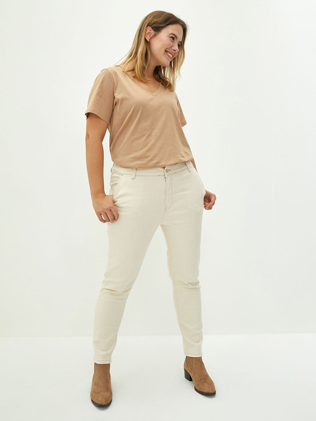 بنطلون جينز واسع مقاس كبير وسط عادي مريح للسيدات