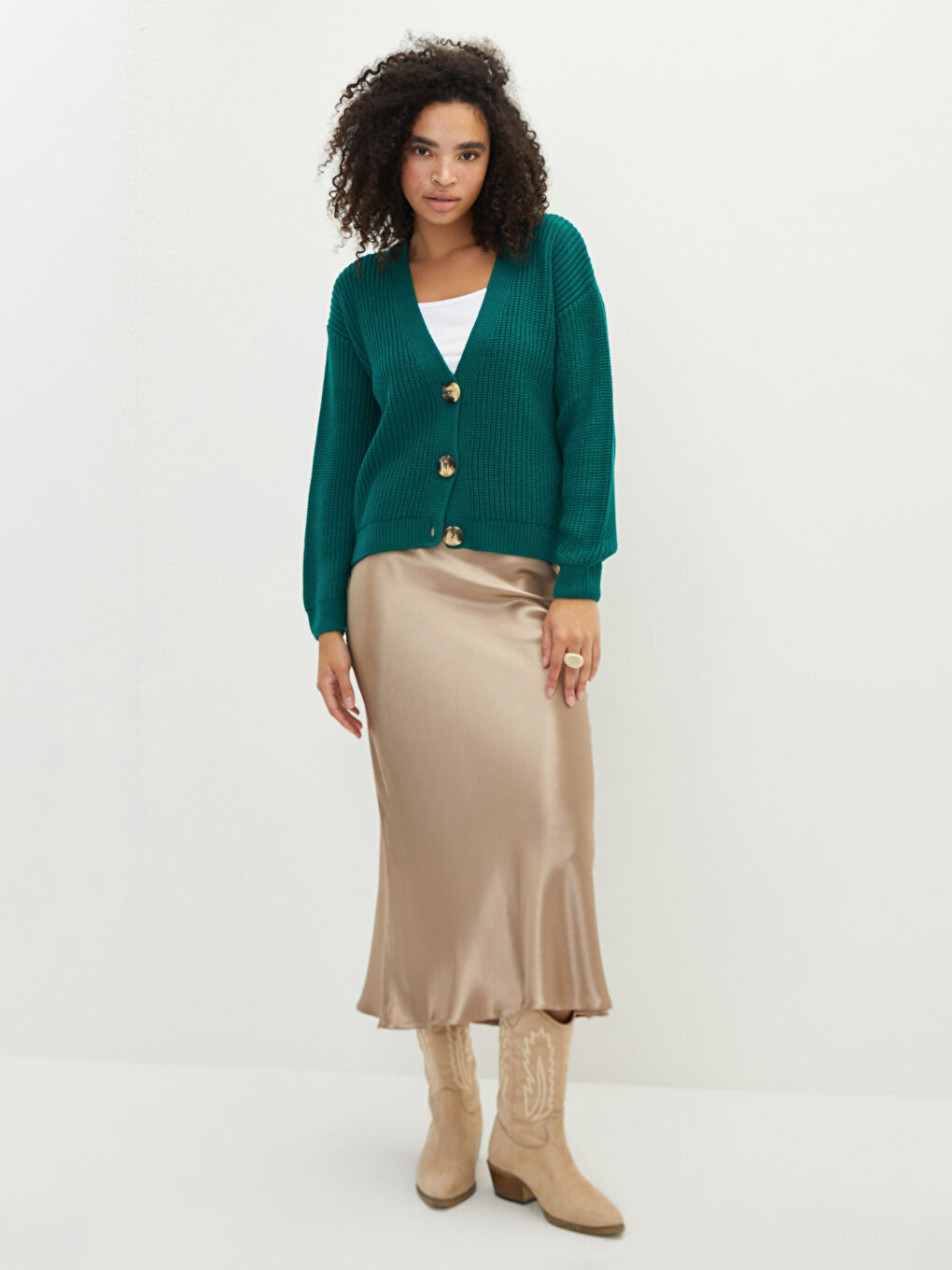 Yeşil V Yaka Düz Düğme Detaylı Uzun Kollu Kadın Triko Hırka-1