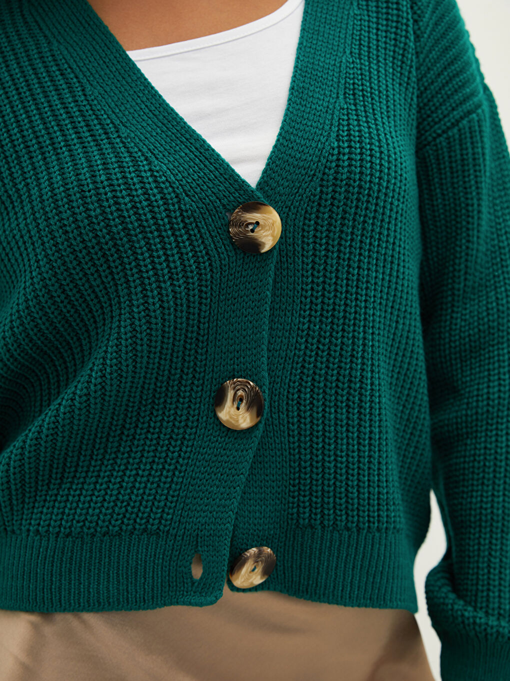 Yeşil V Yaka Düz Düğme Detaylı Uzun Kollu Kadın Triko Hırka-2