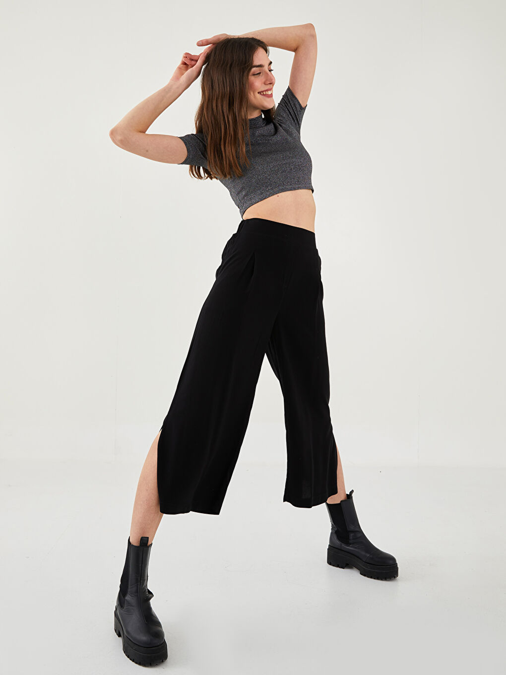 Панталони за Жени от Вискоза с Еластична Талия, Прави Крачоли и Детайлни Джобове-1