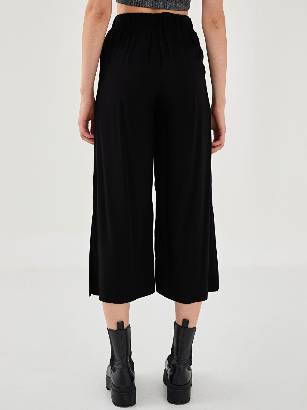 Панталони за Жени от Вискоза с Еластична Талия, Прави Крачоли и Детайлни Джобове-5