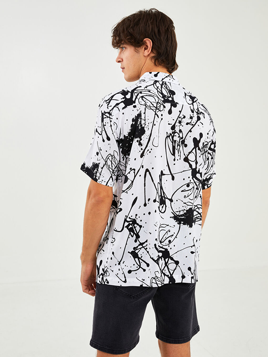 Siyah Regular Fit Kısa Kollu Desenli Viskon Erkek Gömlek-4