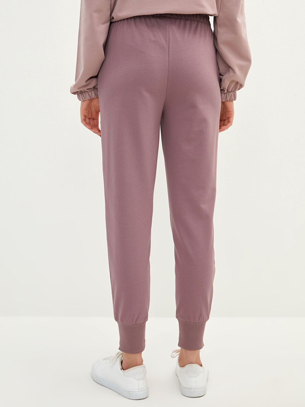 Женские спортивные штаны с эластичной резинкой на талии и карманами-4