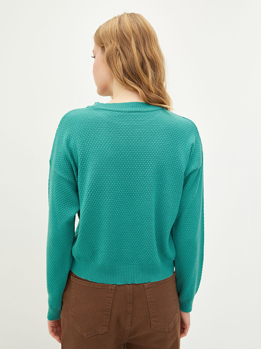 سترة تريكو سادة بياقة دائرية وأكمام طويلة للسيدات-4