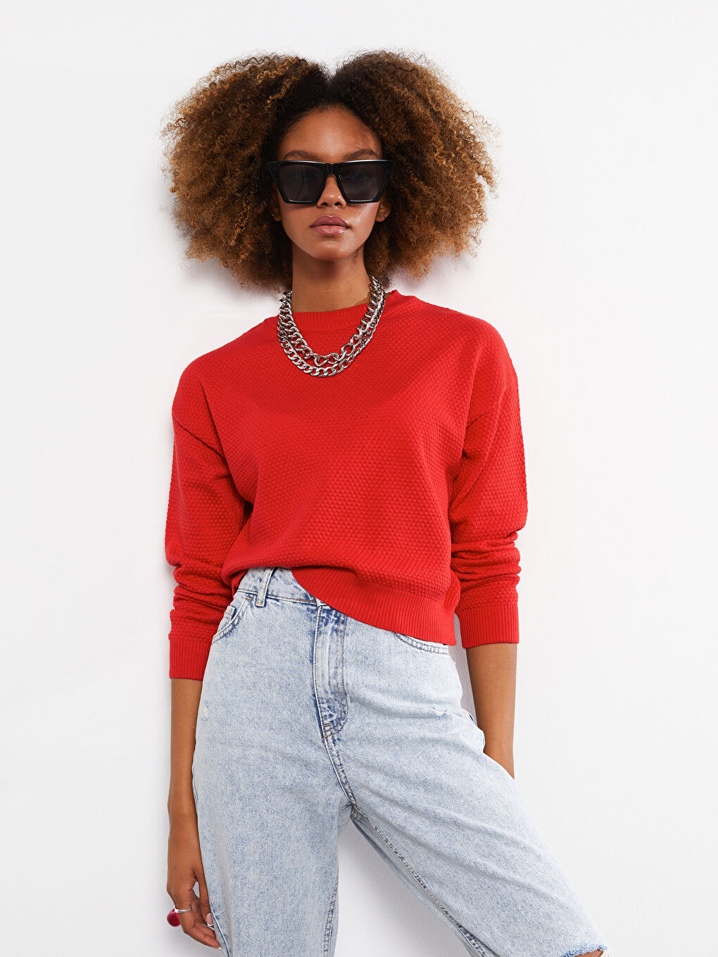 سترة تريكو سادة بياقة دائرية وأكمام طويلة للسيدات