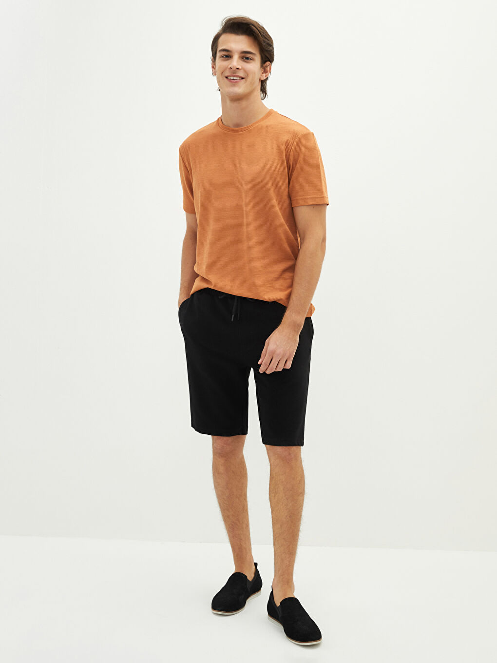 LCWAIKIKI Classic Crew Neck Short Sleeve Basic Men's T-shirt -W1I675Z8-GRX