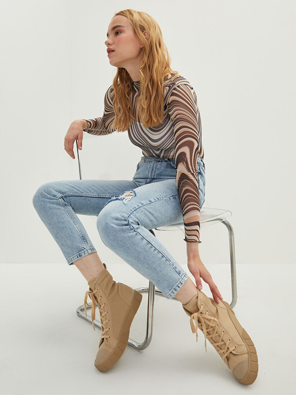 İndigo Yüksek Bel Mom Fit Yırtık Detaylı Kadın Jean Pantolon