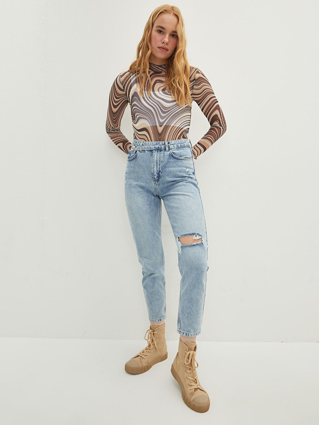 İndigo Yüksek Bel Mom Fit Yırtık Detaylı Kadın Jean Pantolon-1