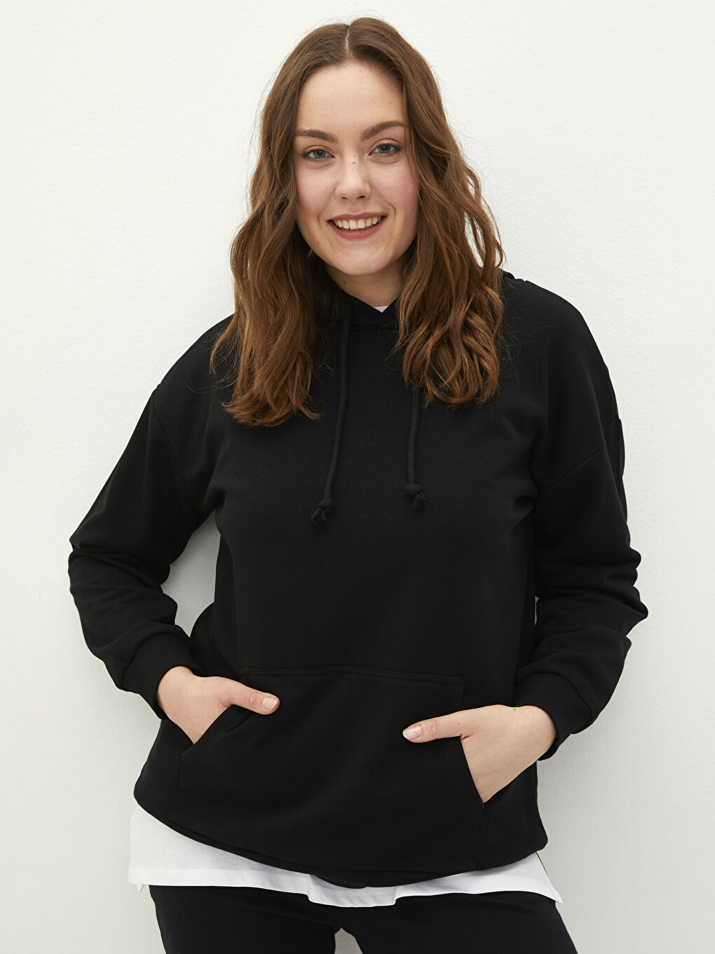 LC WAIKIKI Damen Kapuzensweatshirt in Übergröße mit Langarm und schlichtem Design -W1I738Z8-CVL