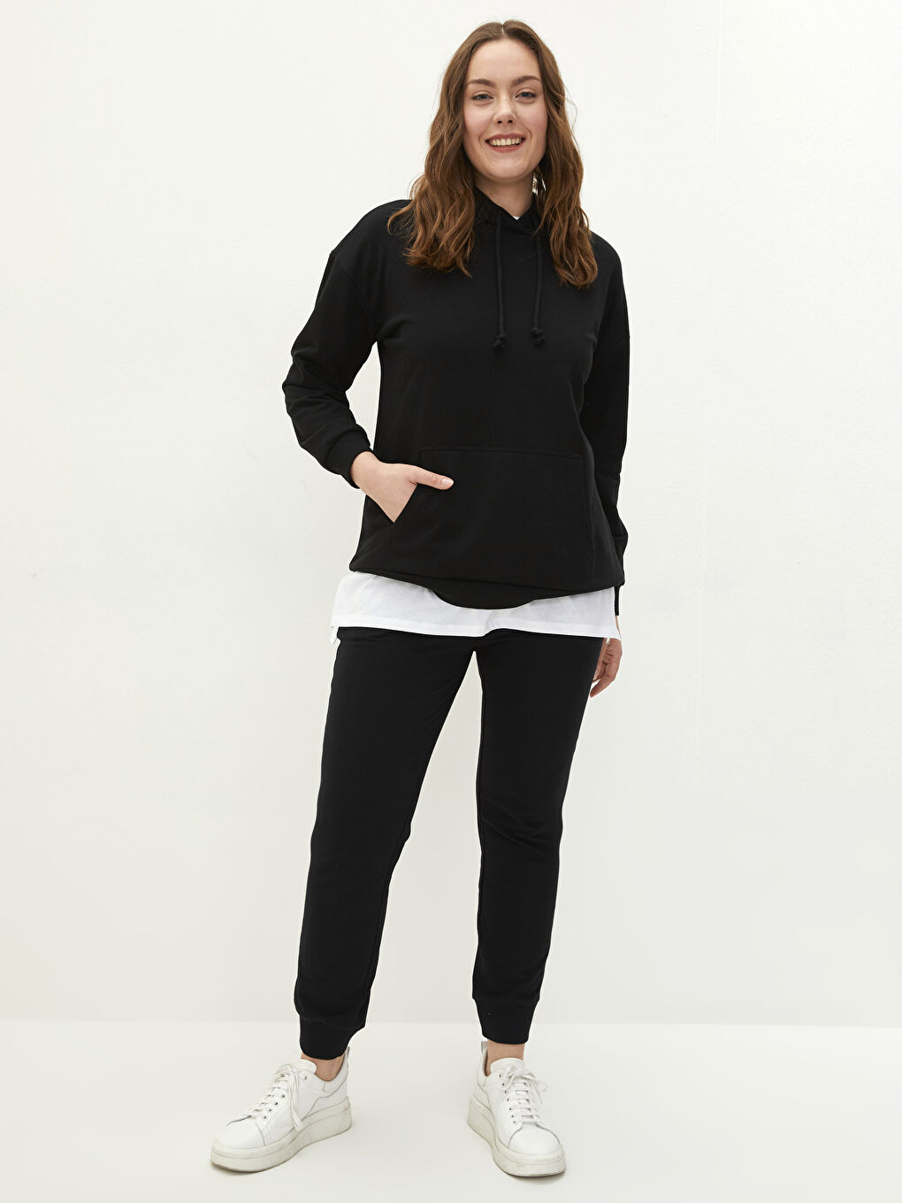 LC WAIKIKI Damen Kapuzensweatshirt in Übergröße mit Langarm und schlichtem Design -W1I738Z8-CVL