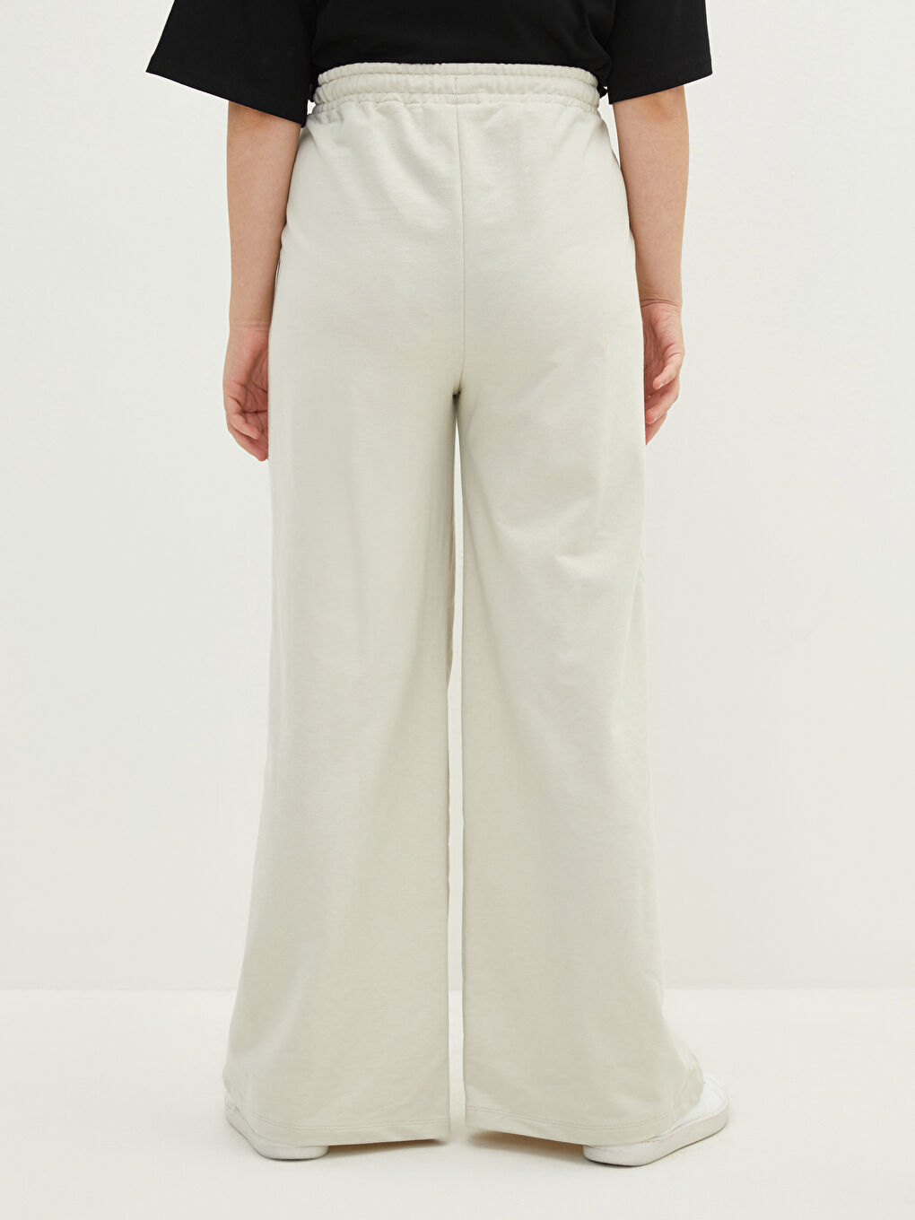 Plus Size Elastic Waist Straight Pocket Detailed Wide Leg Women's Sweatpants-5