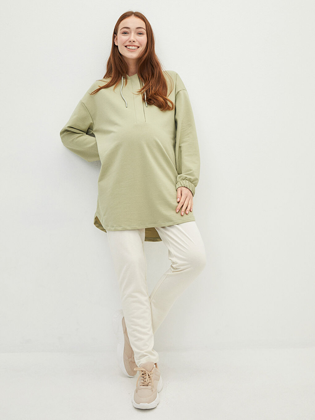 Спортивные Штаны для Беременных с Карманами и Поддерживающей Вставкой на Животе-3