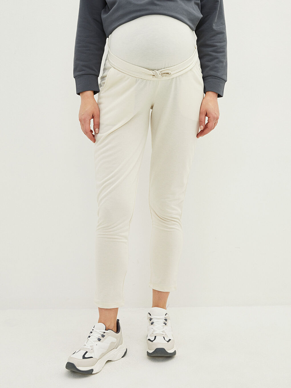 Спортивные Штаны для Беременных с Карманами и Поддерживающей Вставкой на Животе-4