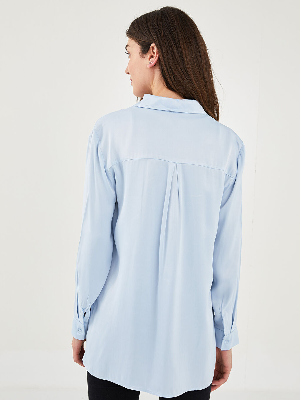 Mavi Önden Düğme Kapamalı Düz Uzun Kollu Viskon Kadın Gömlek-4