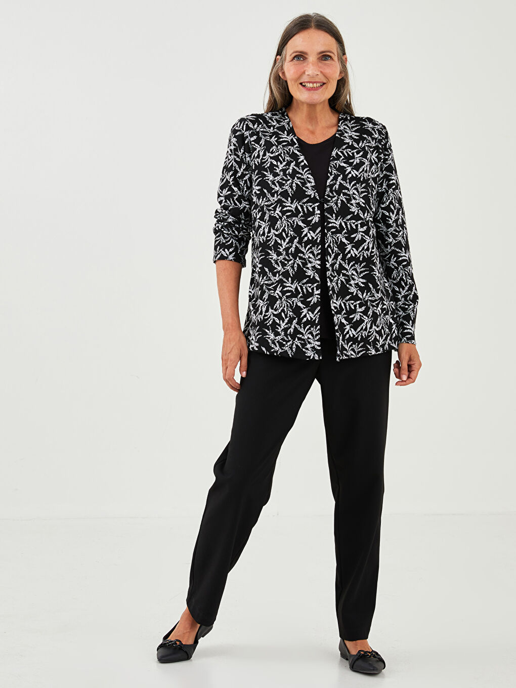 Siyah Bisiklet Yaka Desenli Uzun Kollu Kadın Tişört-3