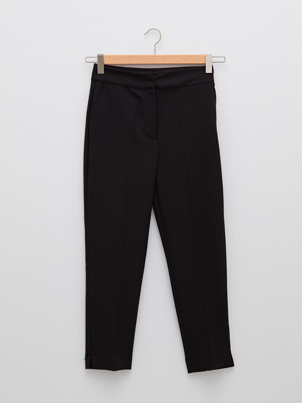 بنطلون جزر للنساء بقصة عادية وتفاصيل جيب-5