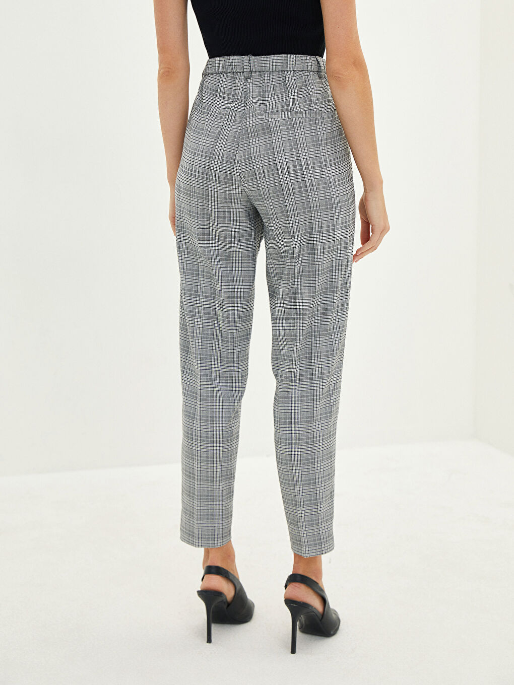 LCWAIKIKI Basic Elastische Damen Karohose mit Taschen -W1I835Z8-LMK