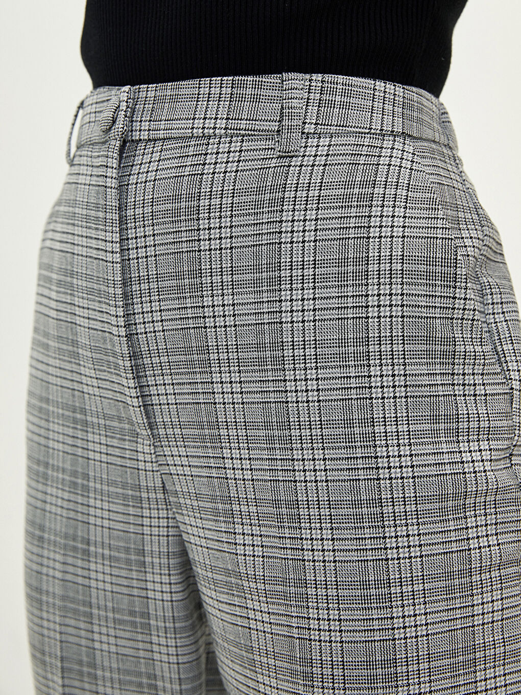 LCWAIKIKI Basic Elastische Damen Karohose mit Taschen -W1I835Z8-LMK