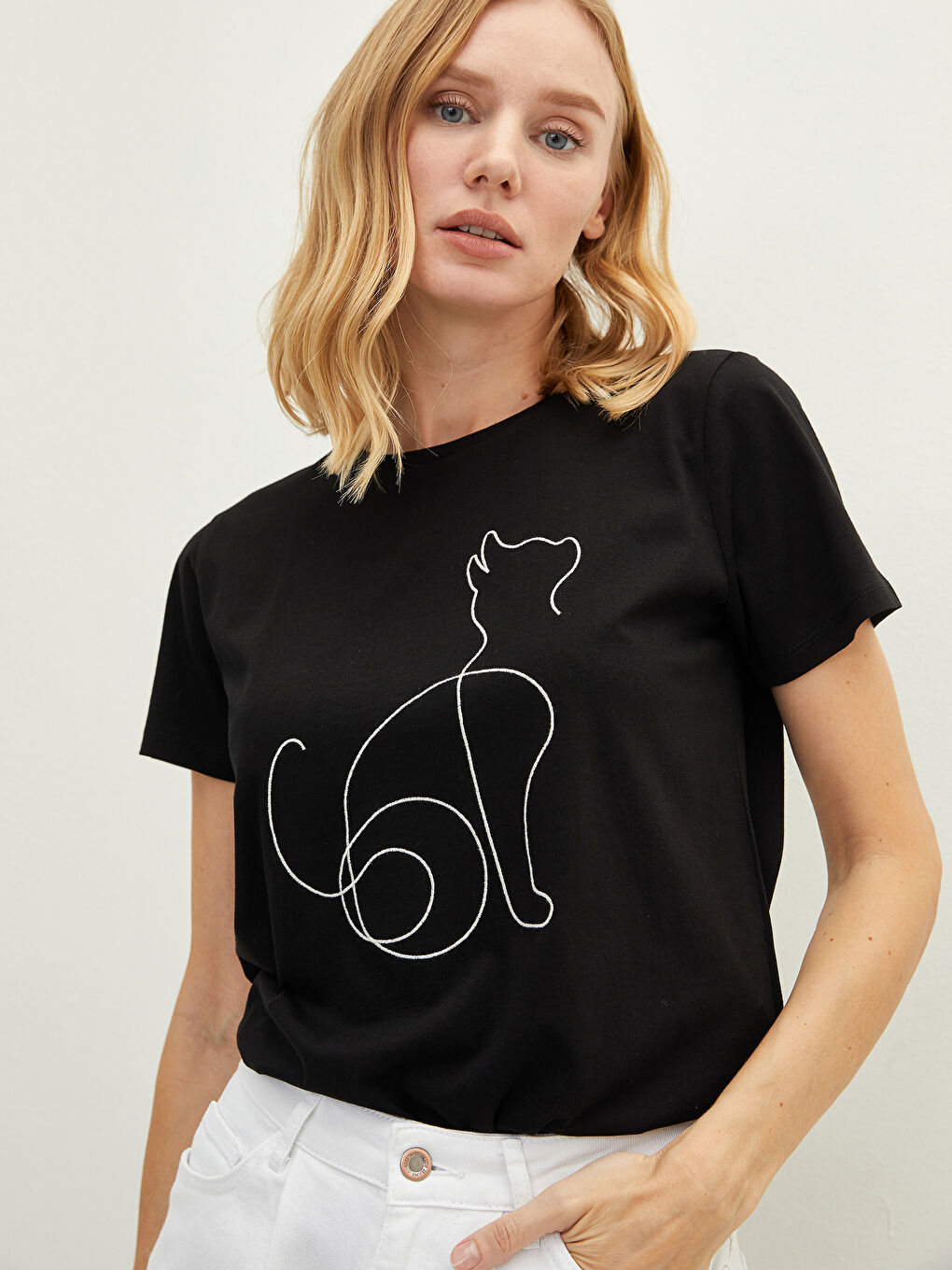 Siyah Bisiklet Yaka Baskılı Pamuklu Kadın Tişört