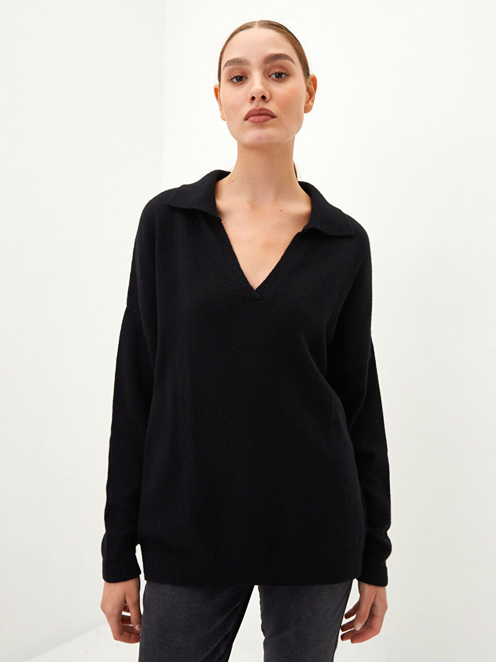 Siyah Polo Yaka Düz Uzun Kollu Kadın Yünlü Kaşmir Kazak-1