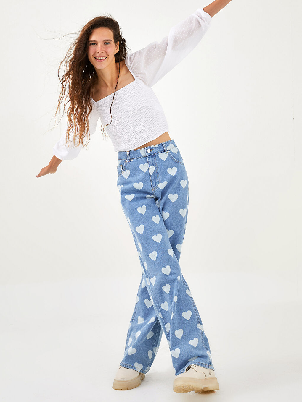 Standard Fit Heart Patterned Pockets Women's Jeans