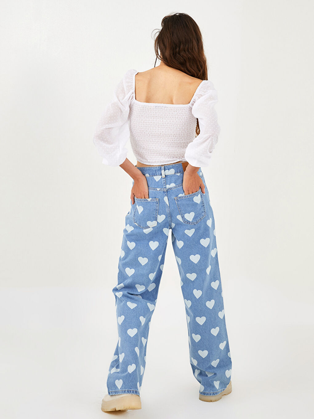 Standard Fit Heart Patterned Pockets Women's Jeans-3