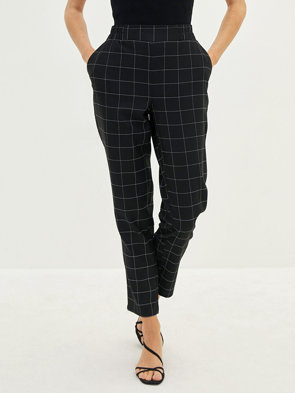 LC Waikiki Elastic Waist Comfortable Fit Checkered Pocket Detailed Women's Trousers -W1I911Z8-LKX