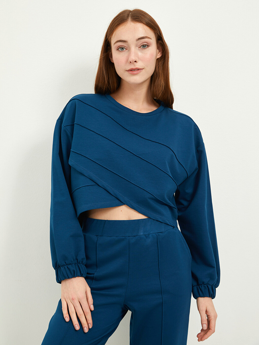 Sweat-shirt à col rond à motifs pour femmes à manches longues-1