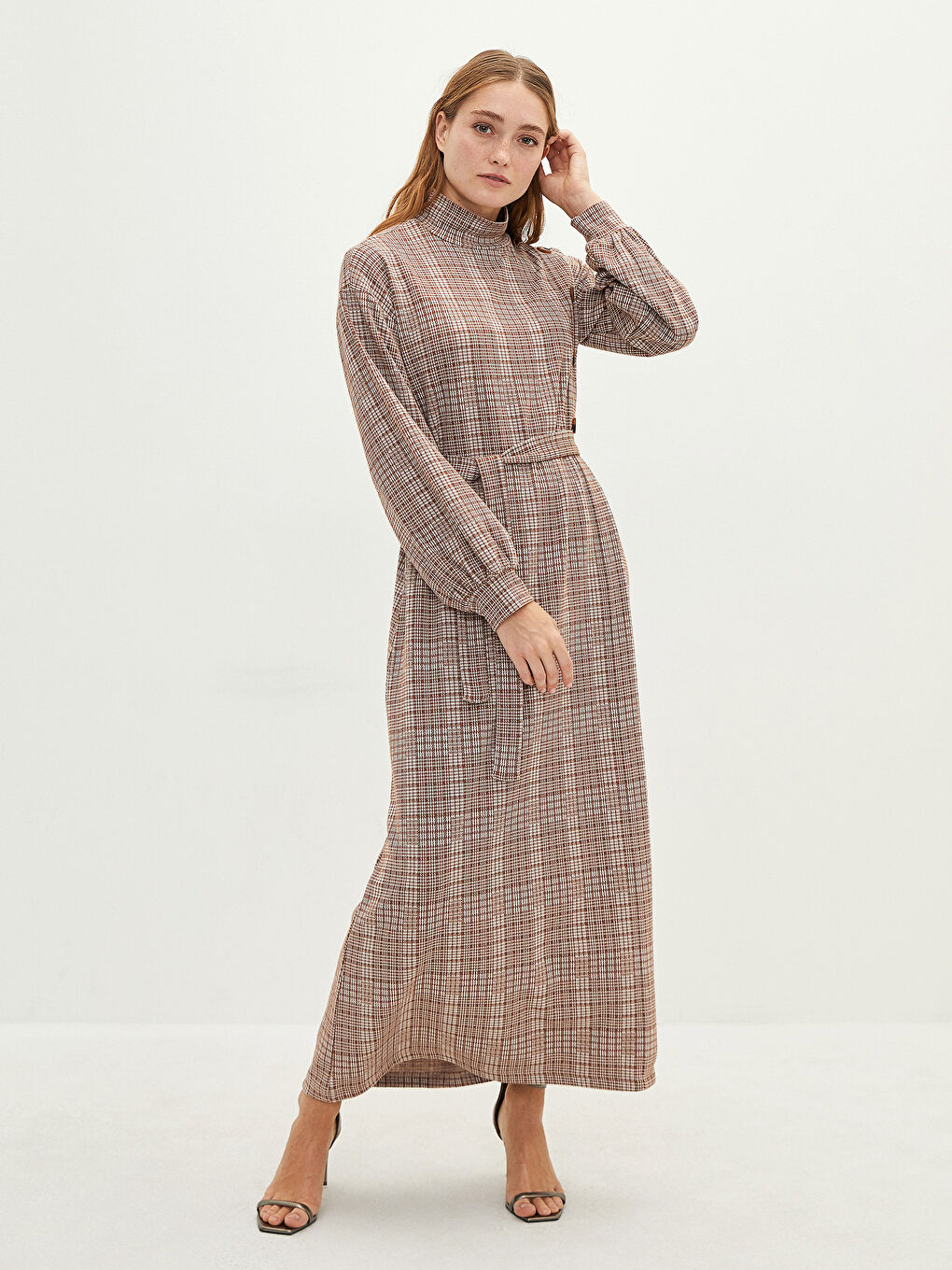Kahverengi Dik Yaka Ekose Uzun Kollu A Kesim Beli Kuşaklı Kadın Elbise