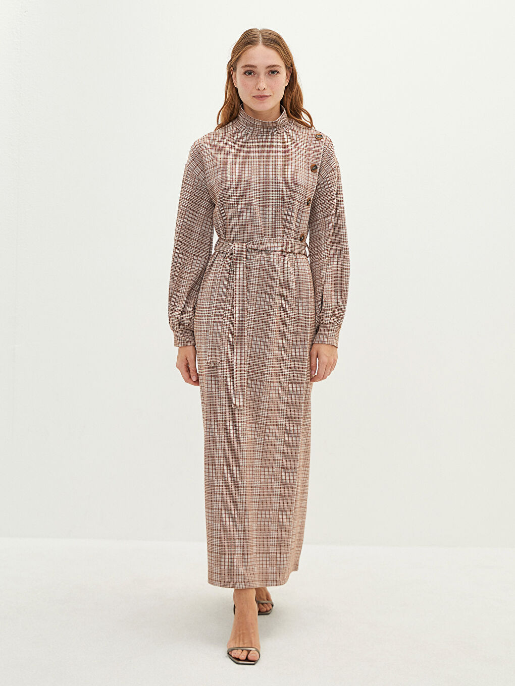 Kahverengi Dik Yaka Ekose Uzun Kollu A Kesim Beli Kuşaklı Kadın Elbise-1