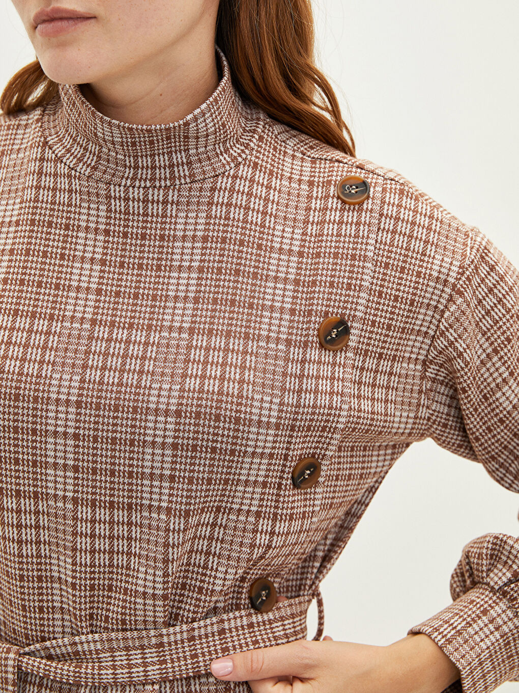 Kahverengi Dik Yaka Ekose Uzun Kollu A Kesim Beli Kuşaklı Kadın Elbise-3