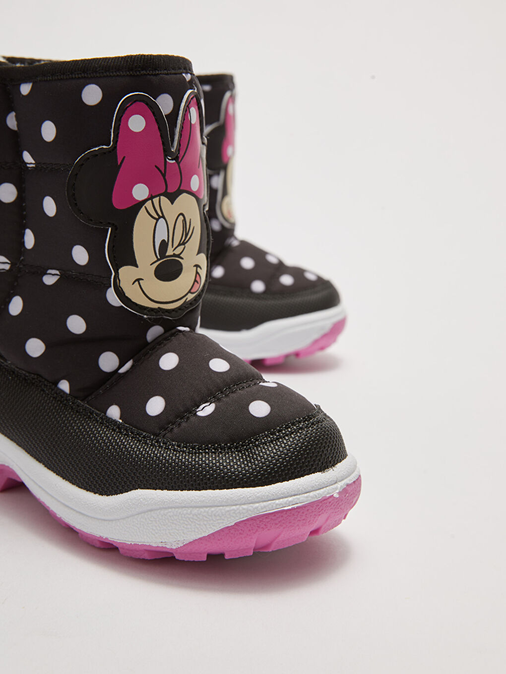 Minnie Mouse Licensed Velcro Patch Detailed Thick Sole Girls Snow Boots-3
