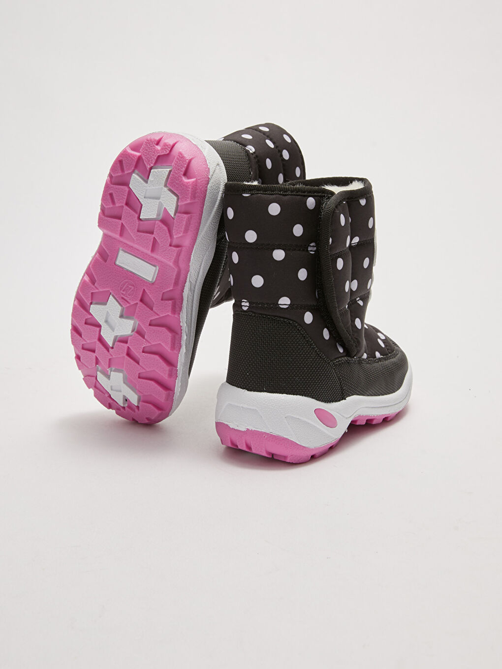 Minnie Mouse Licensed Velcro Patch Detailed Thick Sole Girls Snow Boots-4