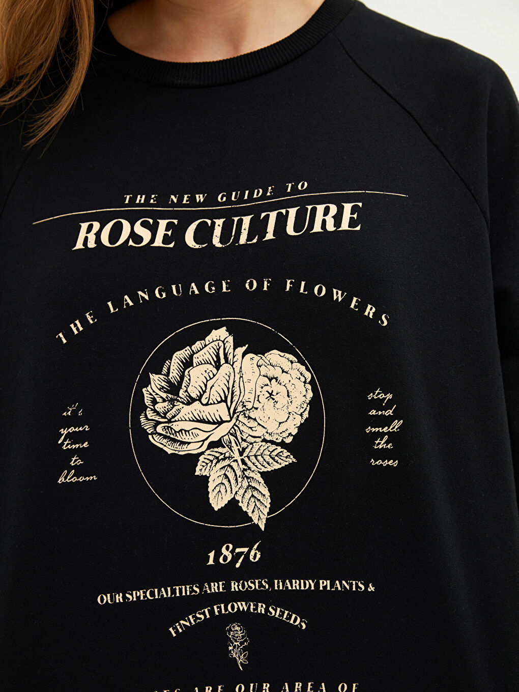 سويت شيرت كم طويل مطبوع بياقة دائرية للسيدات-2