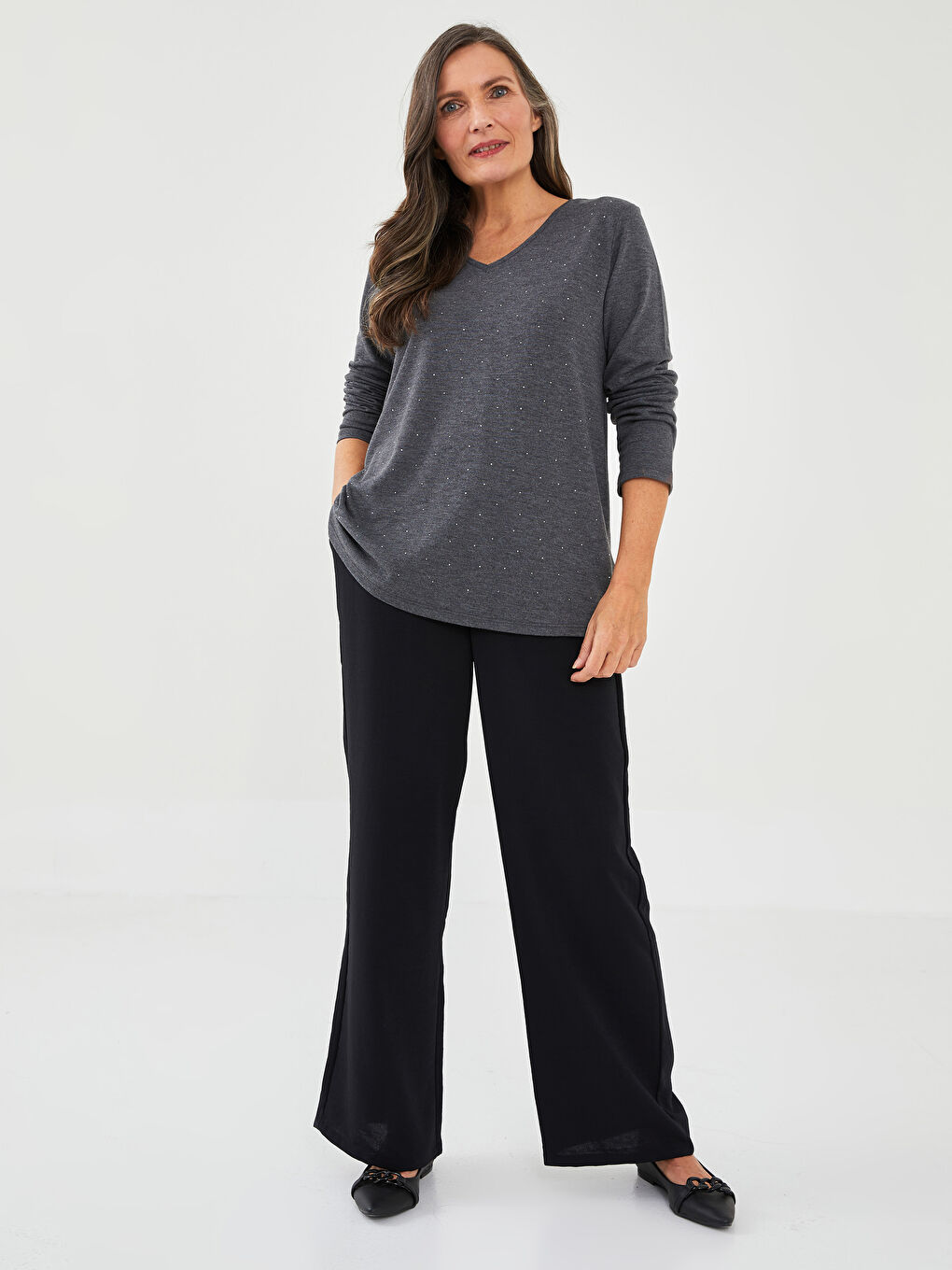 Gri V Yaka Taşlı Uzun Kollu Viskon Kadın Bluz-3