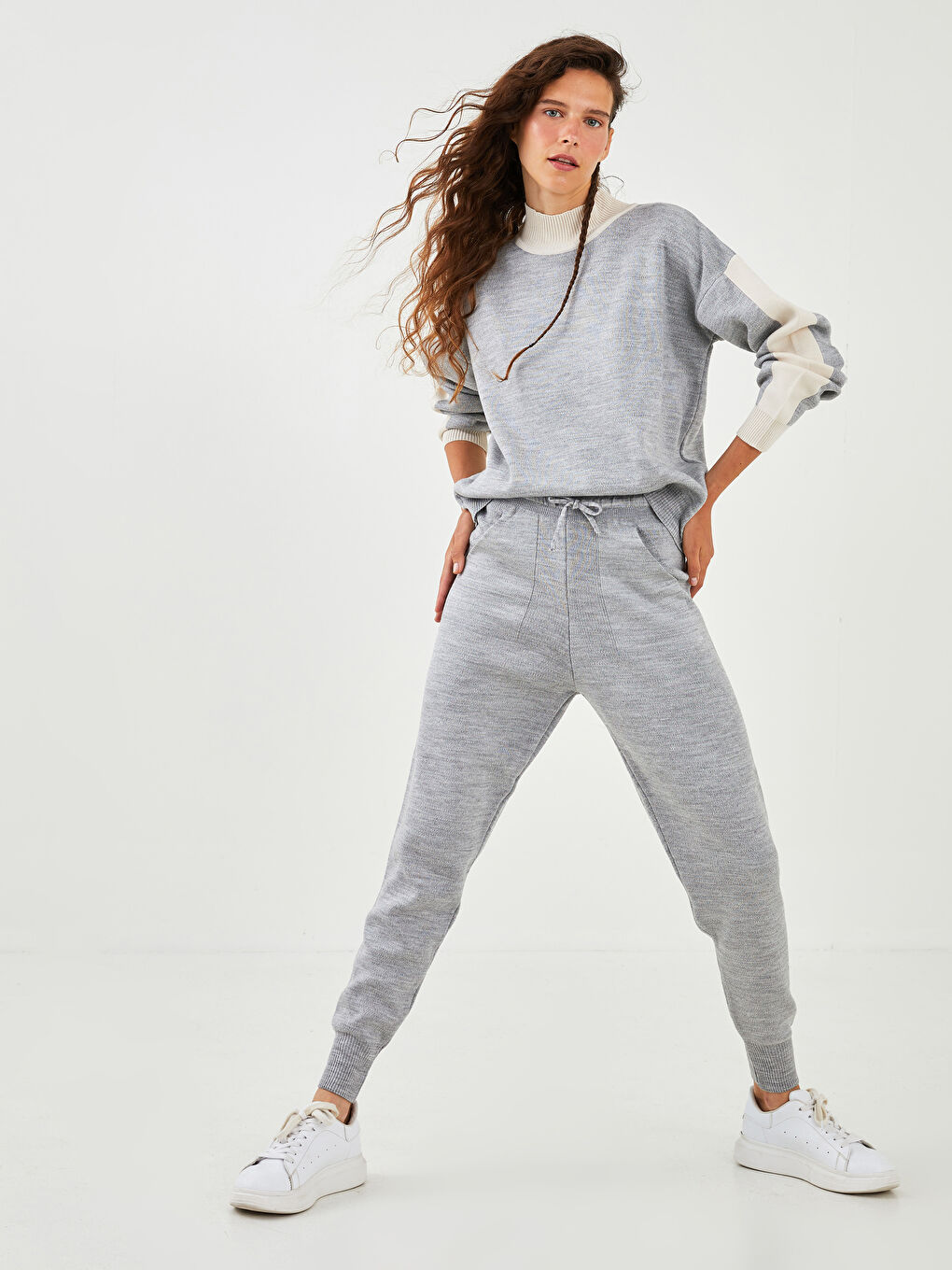 Pantalon de Jogging pour Femmes en Tricot avec Taille Élastique, Coupe Droite et Poches-3