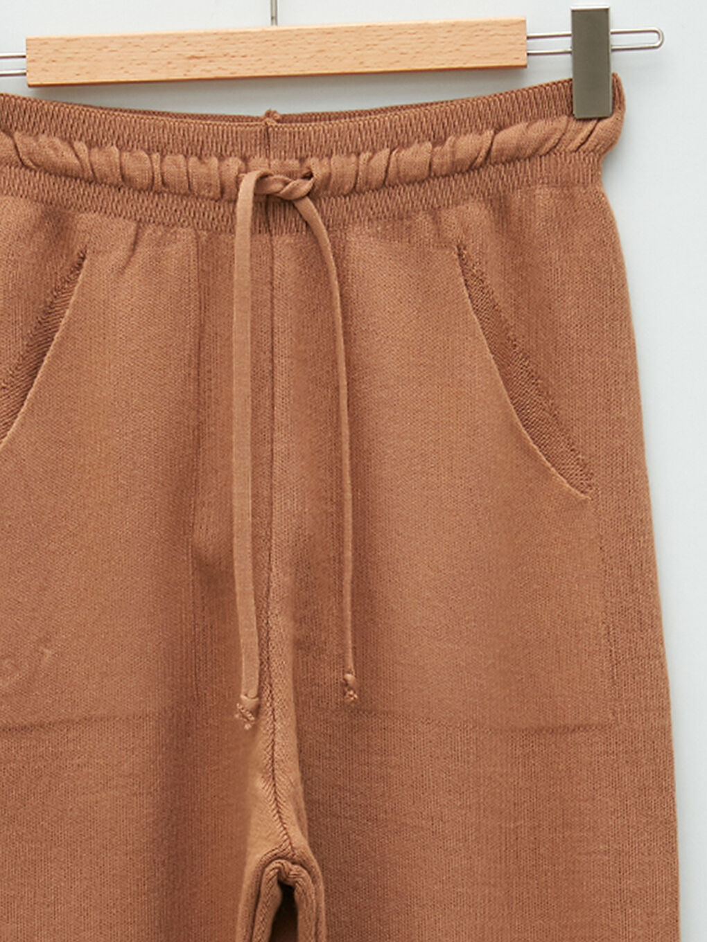 Παντελόνι Jogger Πλεκτό με Ελαστική Μέση, Ίσια Γραμμή και Λεπτομέρειες Τσέπης για Γυναίκες-2