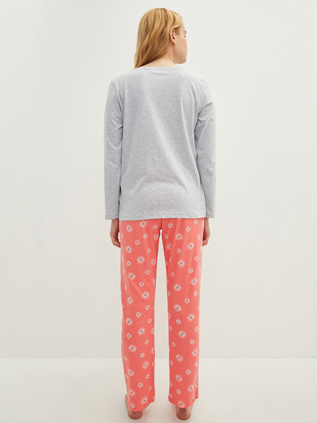 طقم بيجامة قطن كم طويل منقوش بياقة دائرية للسيدات-4