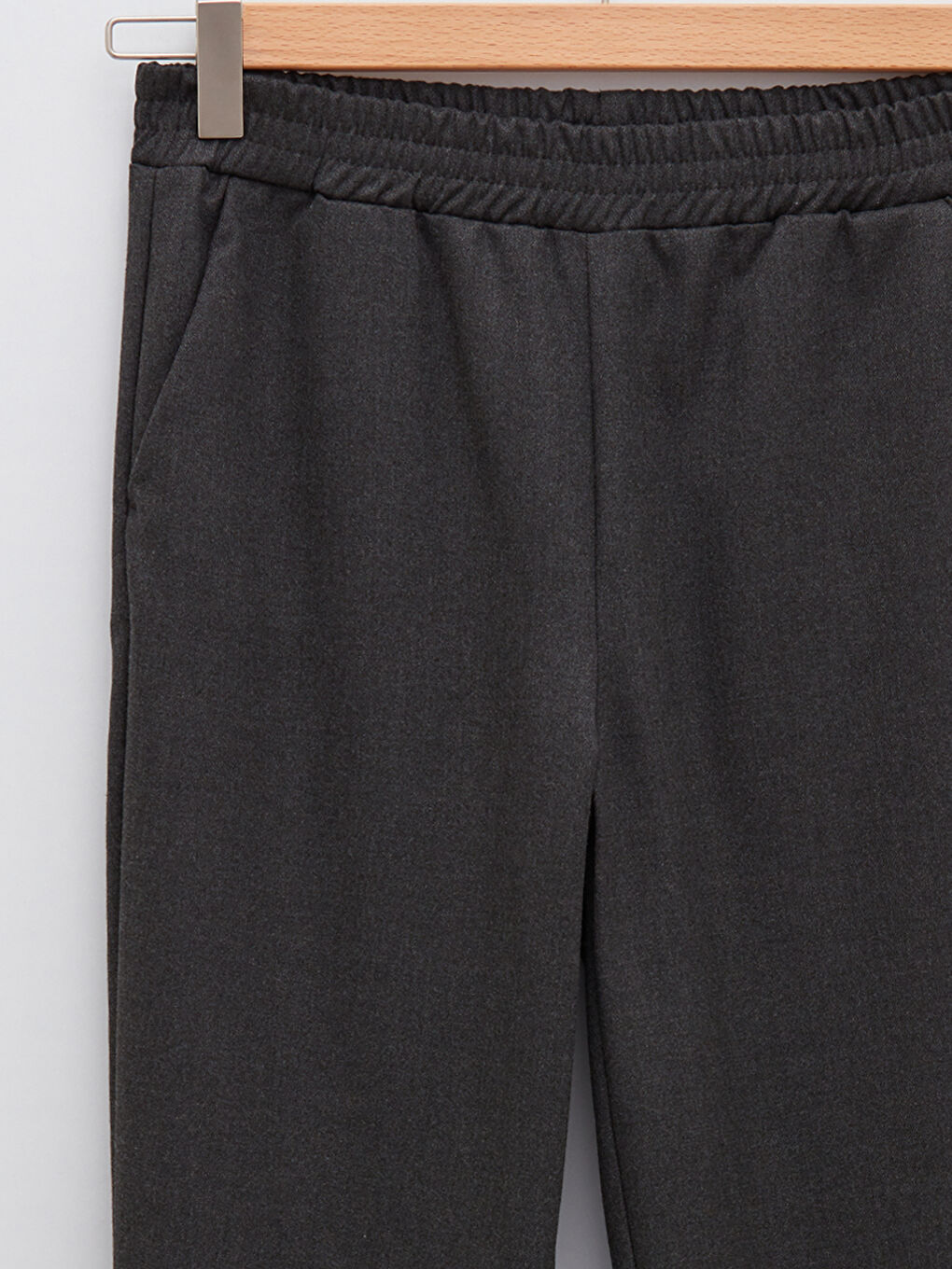 Antrasit Beli Lastikli Standart Fit Havuç Kesim Cep Detaylı Kadın Pantolon-8