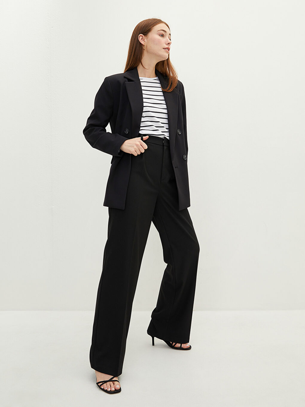 Siyah Rahat Kalıp Düz Geniş Paça Kadın Pantolon-1