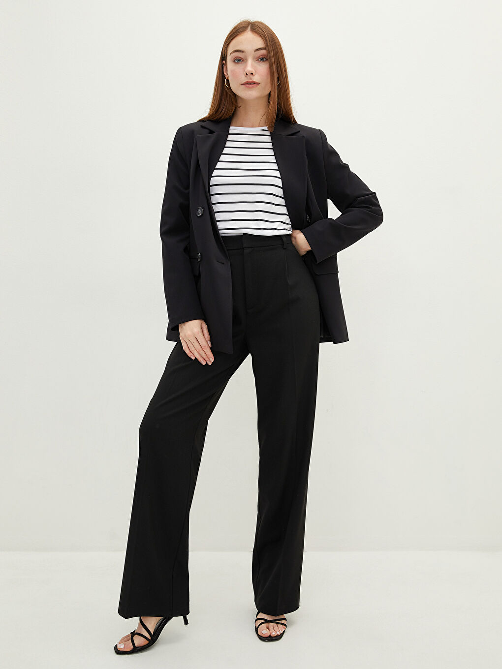 Siyah Rahat Kalıp Düz Geniş Paça Kadın Pantolon-2