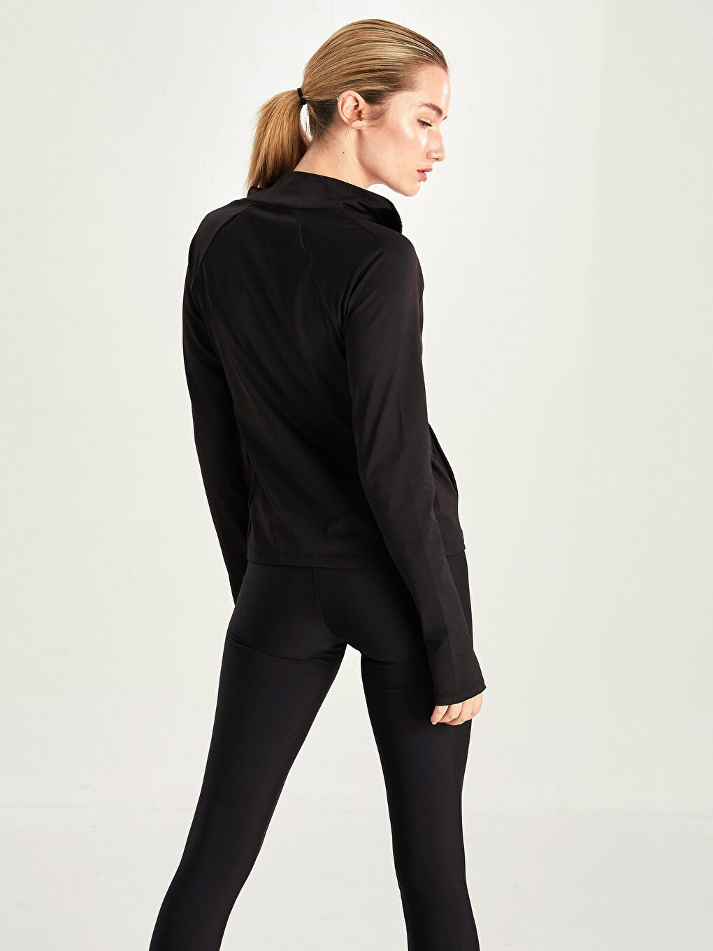 Siyah Dik Yaka Kadın Spor Hırka-4