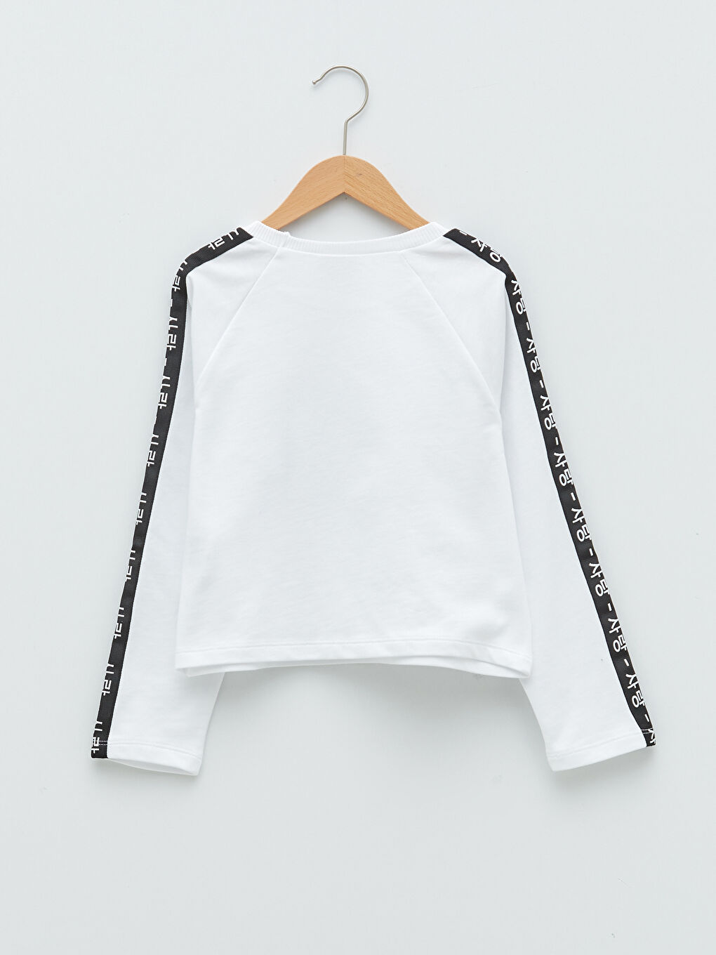 سويت شيرت كم طويل مطبوع بياقة دائرية للبنات-1